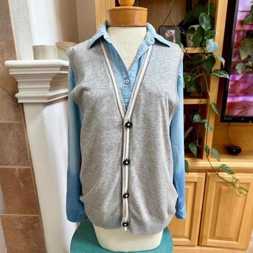 Club Monaco Cashmere Blend Sleeveless Cardigan Vest